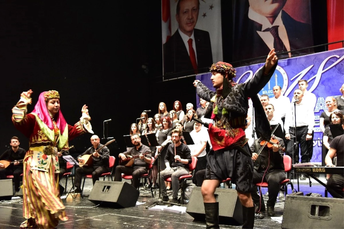 Türk Halk Müziği Korosu\'ndan Muhteşem Konser
