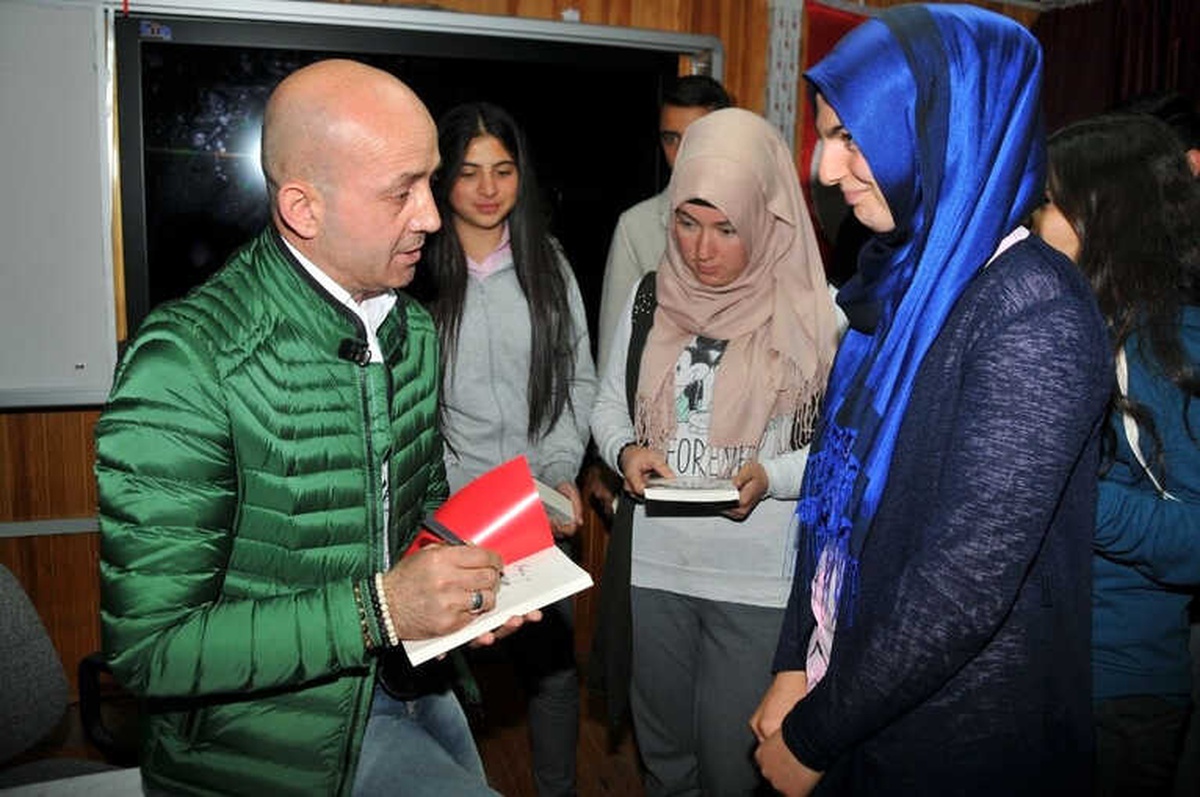 Yazar Necati Demirci Öğrencilerle Buluştu