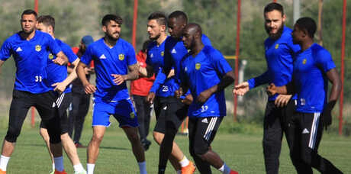 Yeni Malatyasporlu Futbolcular Galibiyete Odaklandı