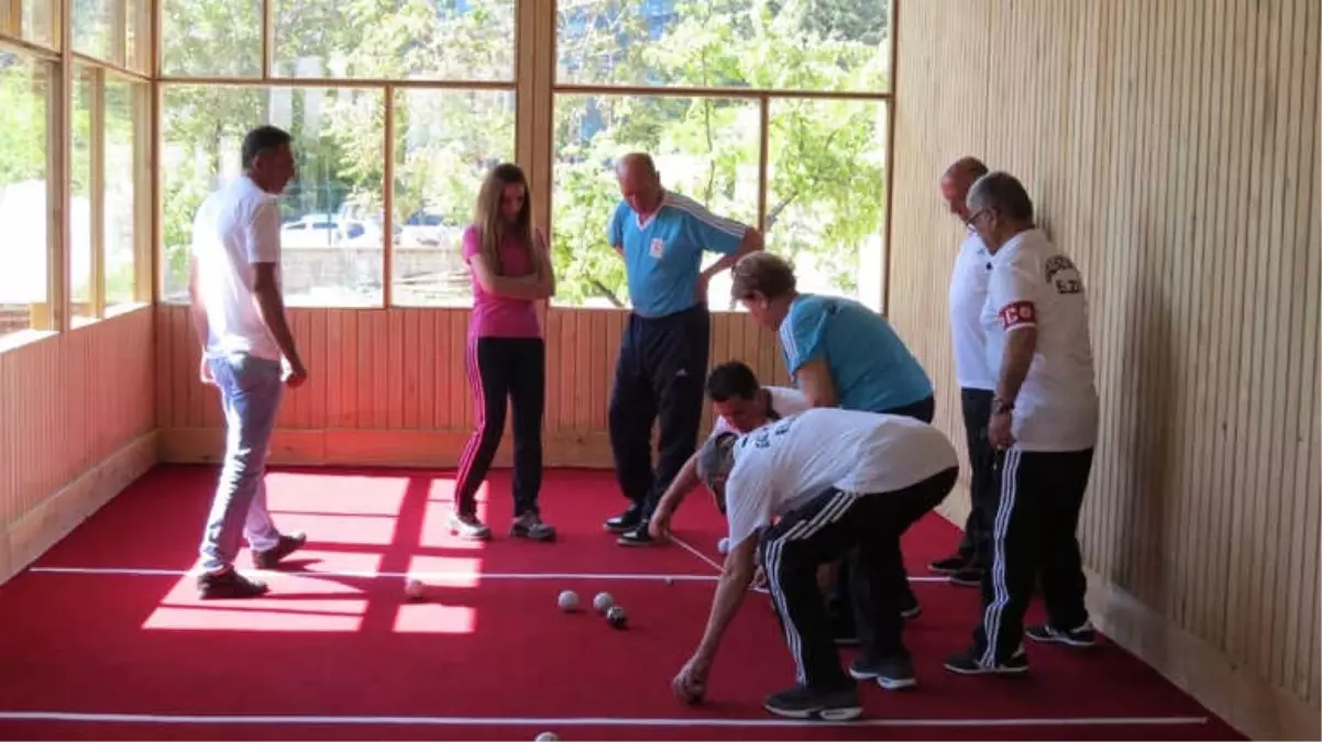 Yetişkin Gençlerin Bocce Turnuvası Başladı