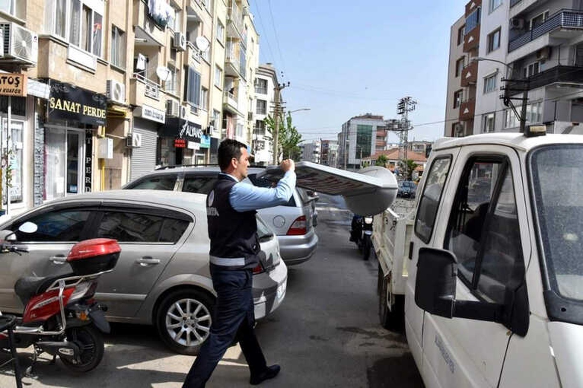 Aliağa\'da Yol ve Kaldırım İşgaline Geçit Yok