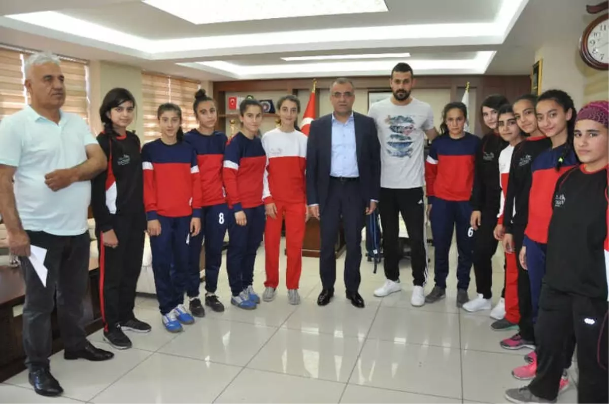 Belediye Genç Kızlar Hentbol Takımı Türkiye Finallerinde