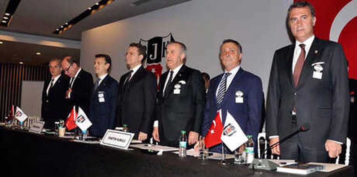 Beşiktaş Yönetimi Divan\'da Toplandı! Hangi Karar Çıkacak?