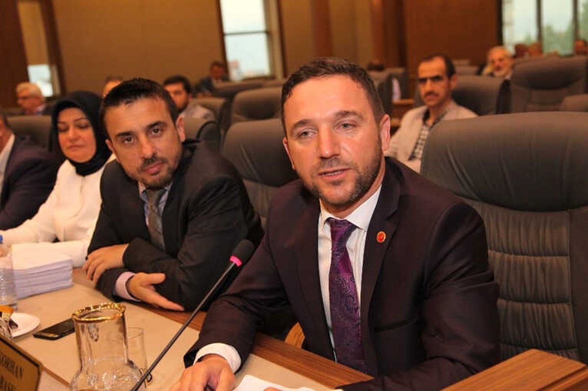 Büyükşehir Belediye Meclisi\'nde İstifa