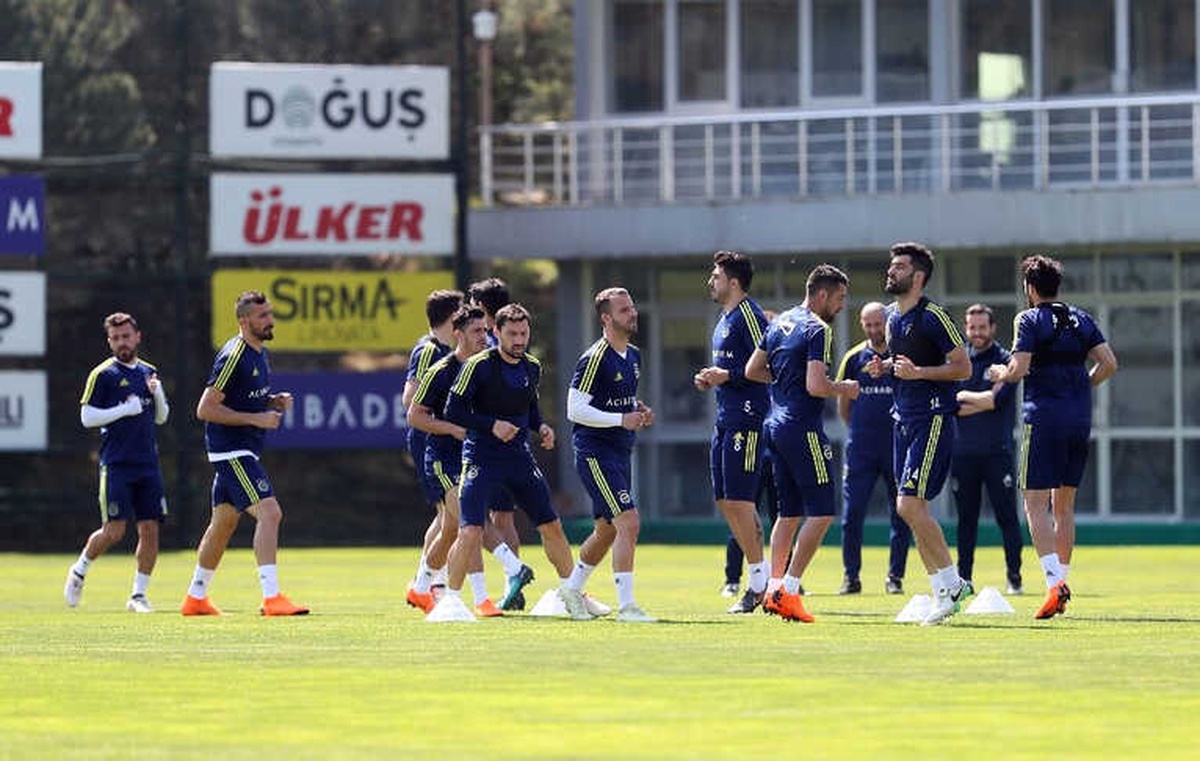 Fenerbahçe\'de Kasımpaşa Hazırlıkları Sürüyor