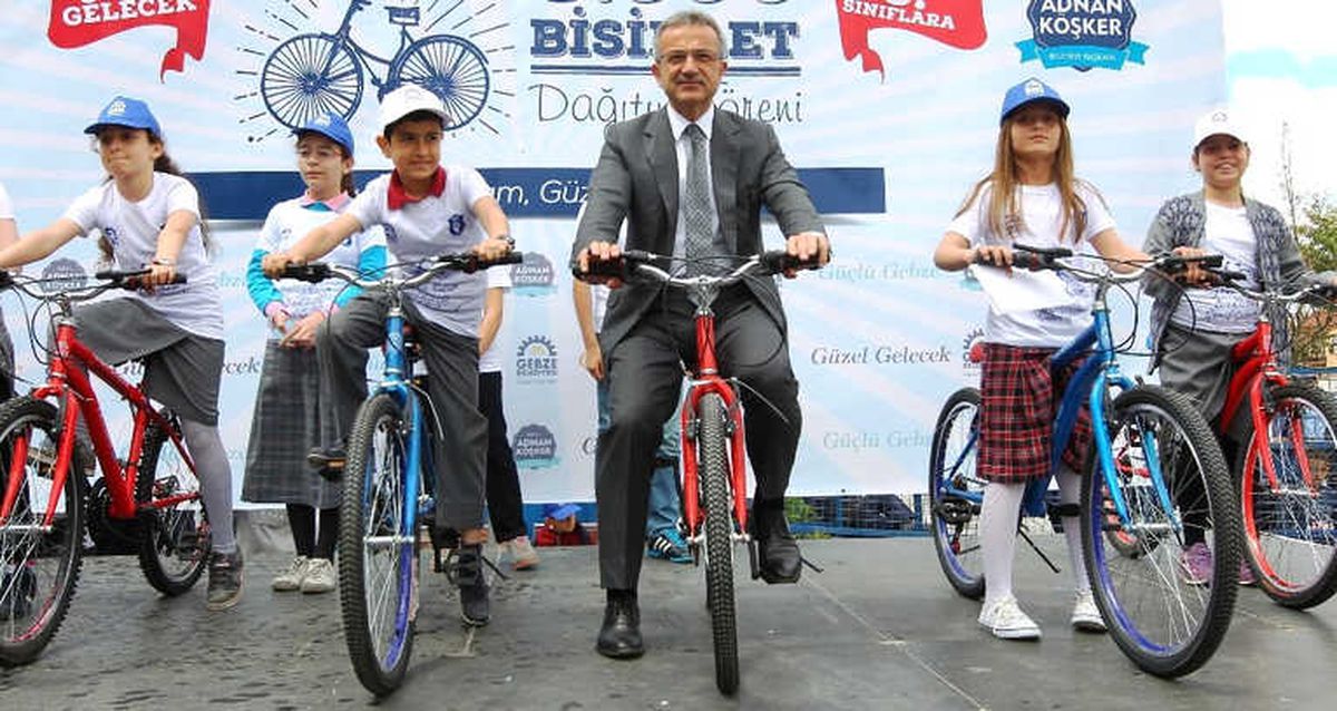 Gebze Belediyesi\'nden 7 Bin 500 Çocuğa Sürpriz