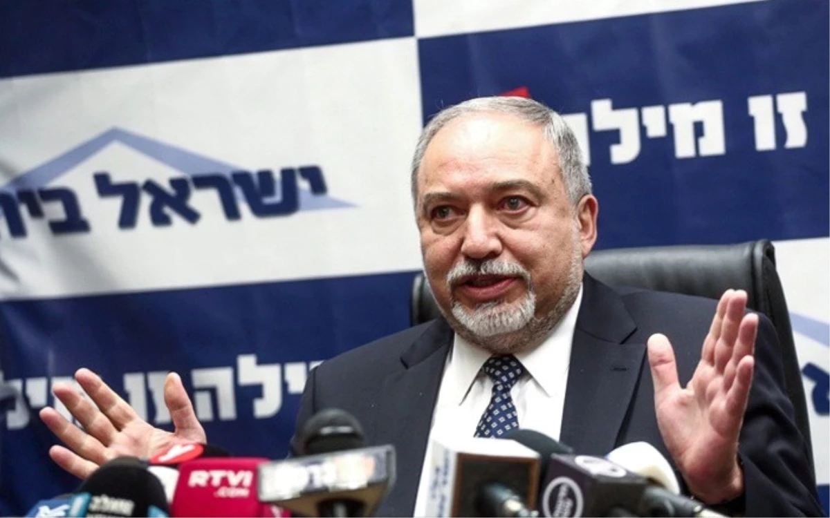 İsrail Savunma Bakanından "İran\'ı Vururuz" Açıklaması
