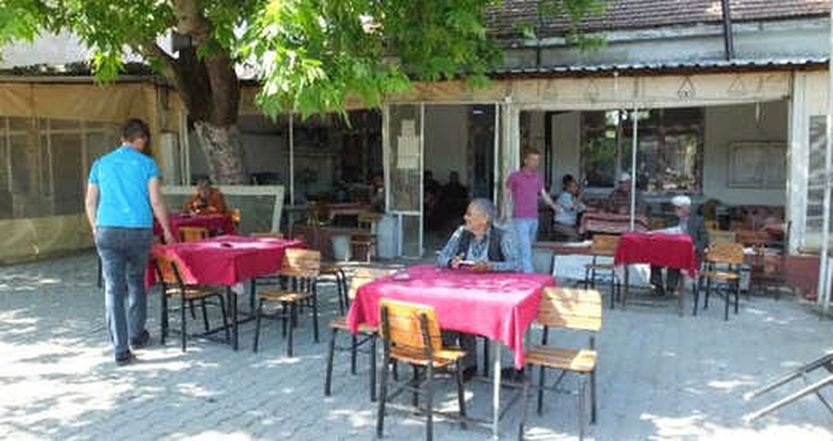 "Park Etme" Tartışması Kahvede Bitti! Amcasının Oğlu ve Arkadaşlarına Kurşun Yağdırdı