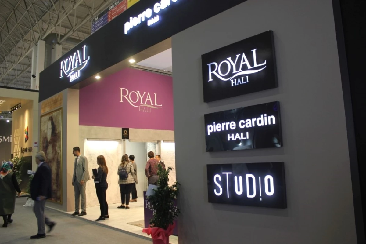 Royal Halı ve Pierre Cardin Halı\'nın En Yeni Koleksiyonları Domotex Fuarı\'nda Tanıtıldı