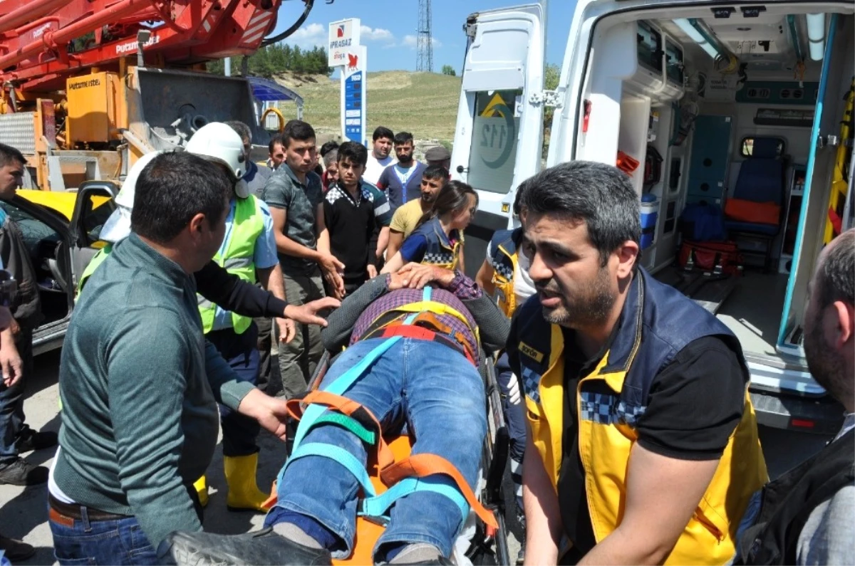 Sinop\'ta Trafik Kazası: 3 Yaralı