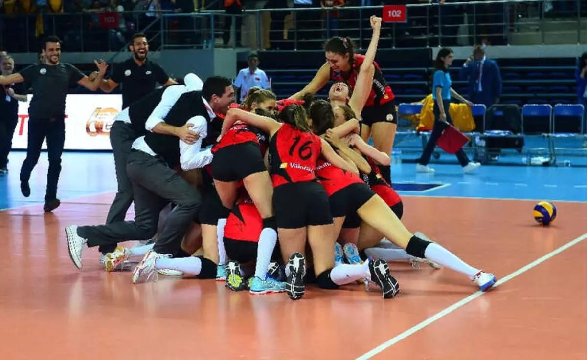 Vakıfbank 10. Kez Lig Şampiyonu Oldu