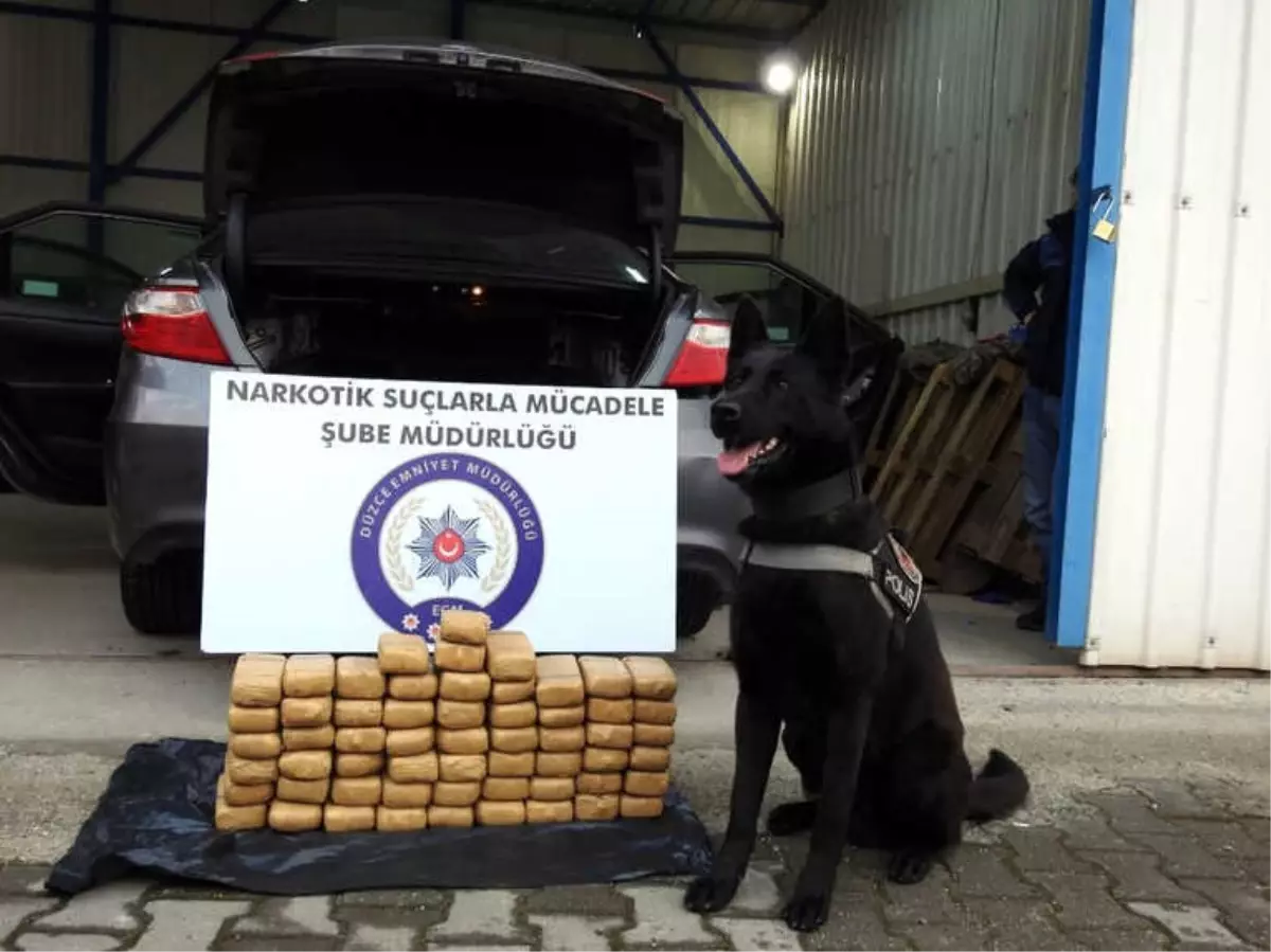 Yabancı Uyruklu Şahıslar Uyuşturucuyla Yakalandı