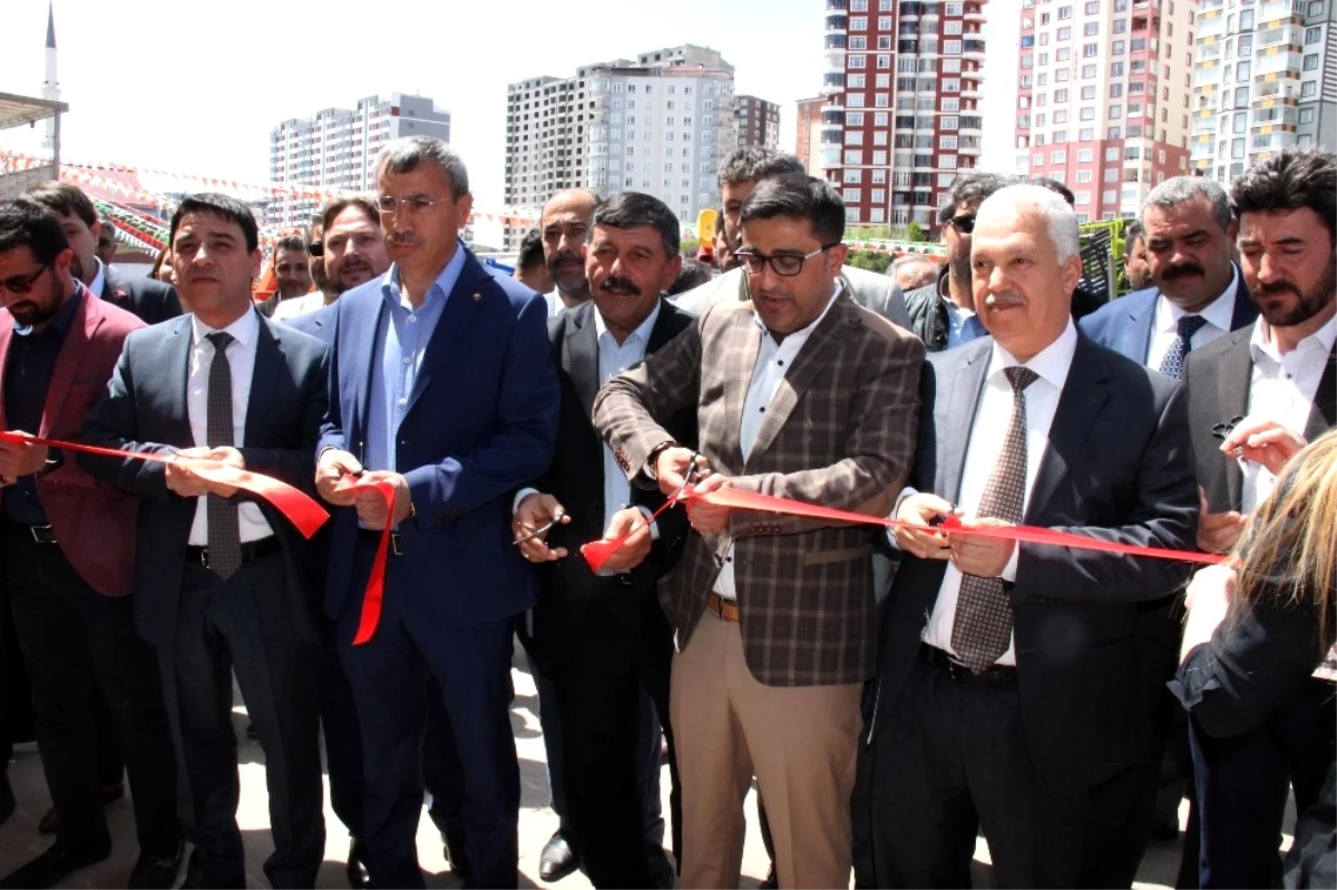 Yozgat\'ta Tarım Gıda ve Hayvancılık Fuarı Açıldı