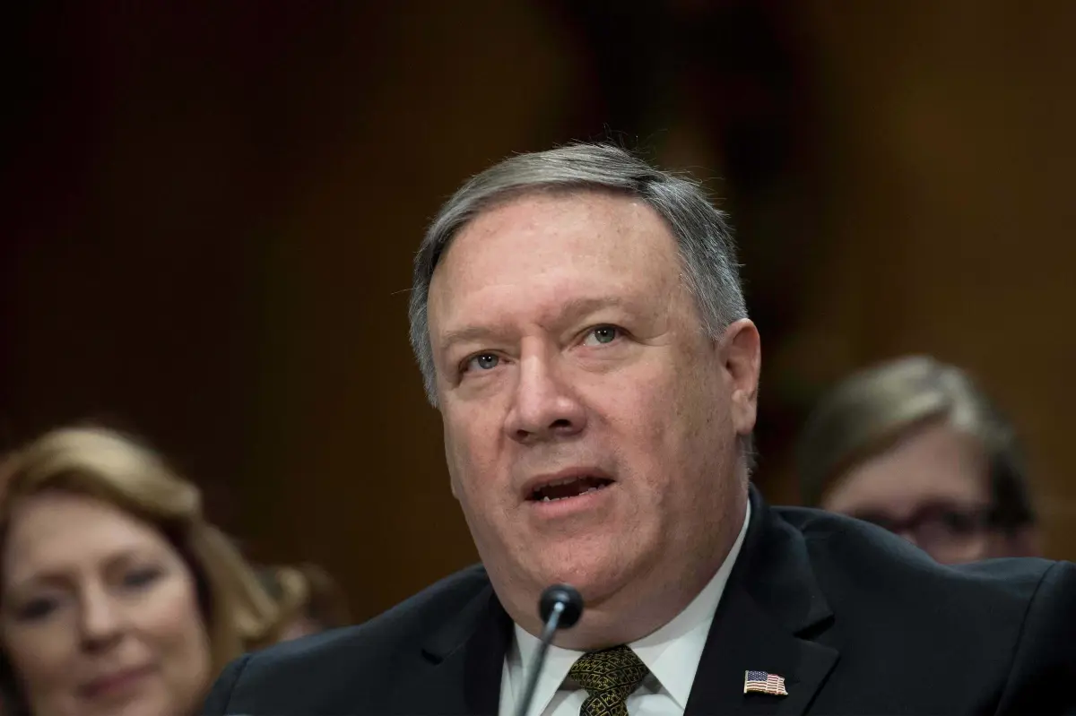 ABD Senatosu Mike Pompeo\'nun Dışişleri Bakanlığı\'nı Onayladı