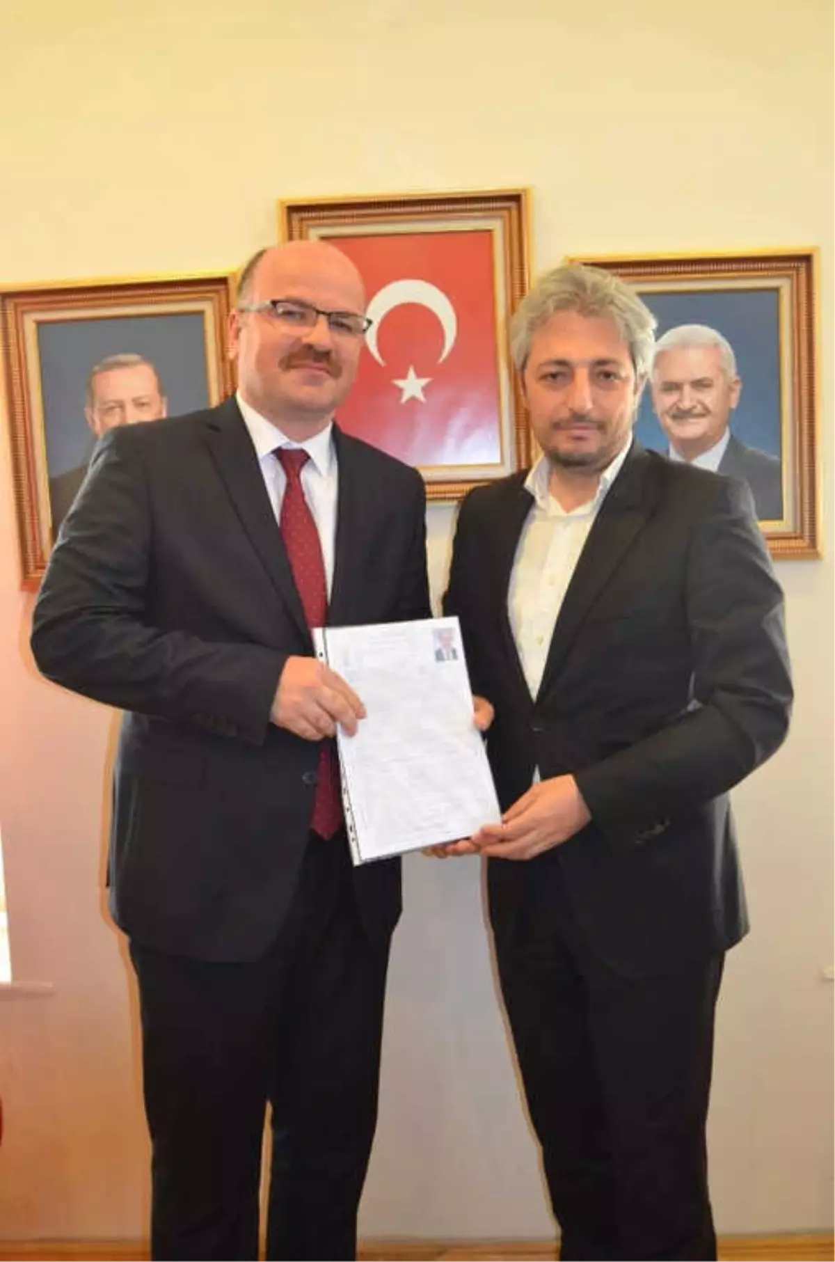 Avukat İskenderoğlu AK Parti\'den Milletvekili Aday Adaylığı Başvurusunda Bulundu