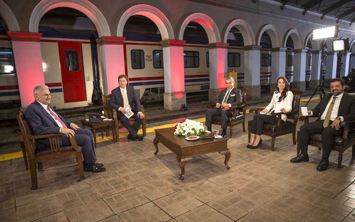 Başbakan Yıldırım: "Bakanlık Sayıları Mutlaka Azalacak"