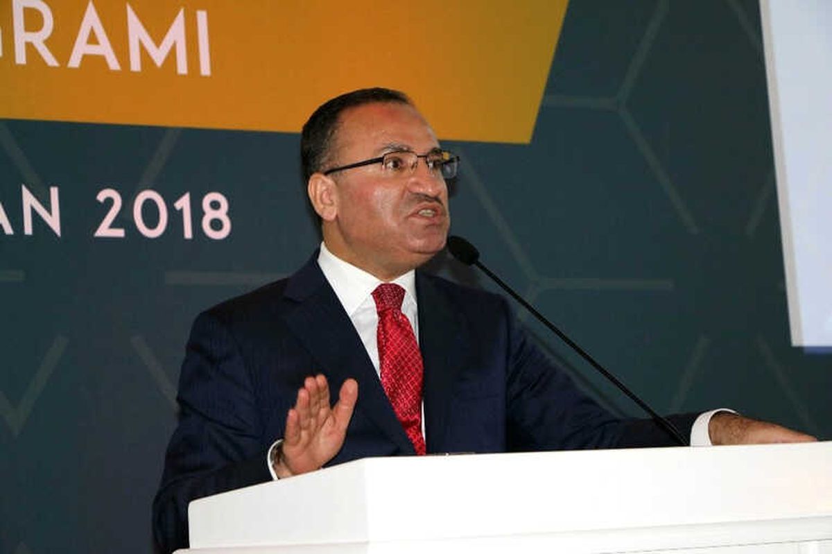 Bozdağ: "Bu Millet Ata Sahibini Bindirmiş Türkiye\'nin Atı Şaha Kalkmış"