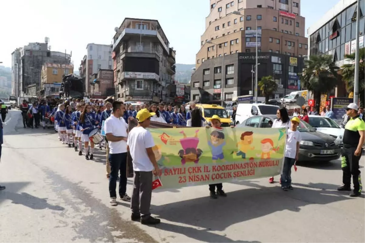 Çocuk Bandosundan Alkış Alan Gösteri