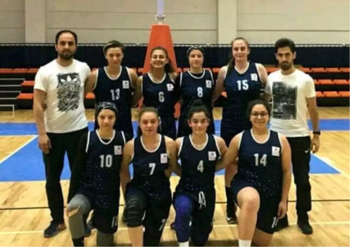 Düzceli Belediyesporlu Kızlar Yarı Finale Çıktı