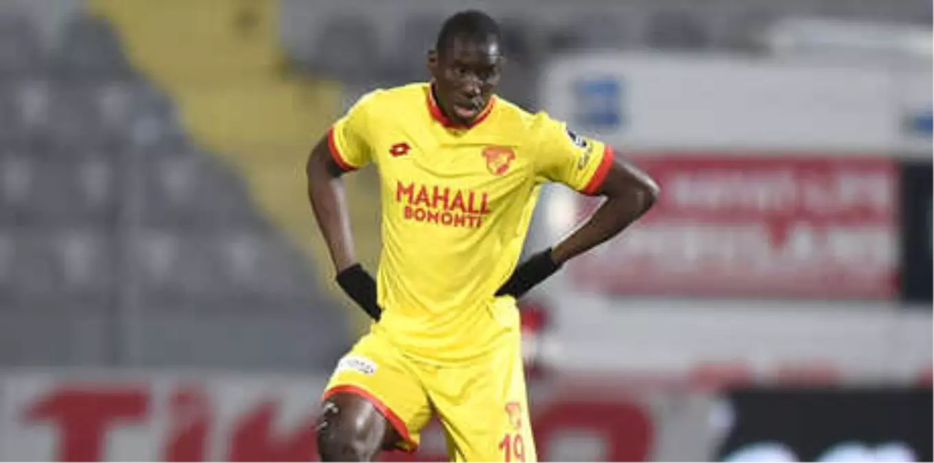 Göztepe\'de Demba Ba\'ya Büyük Tepki!