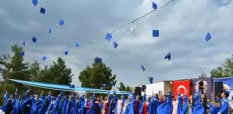 Gülnar'da Mezuniyet Sevinci