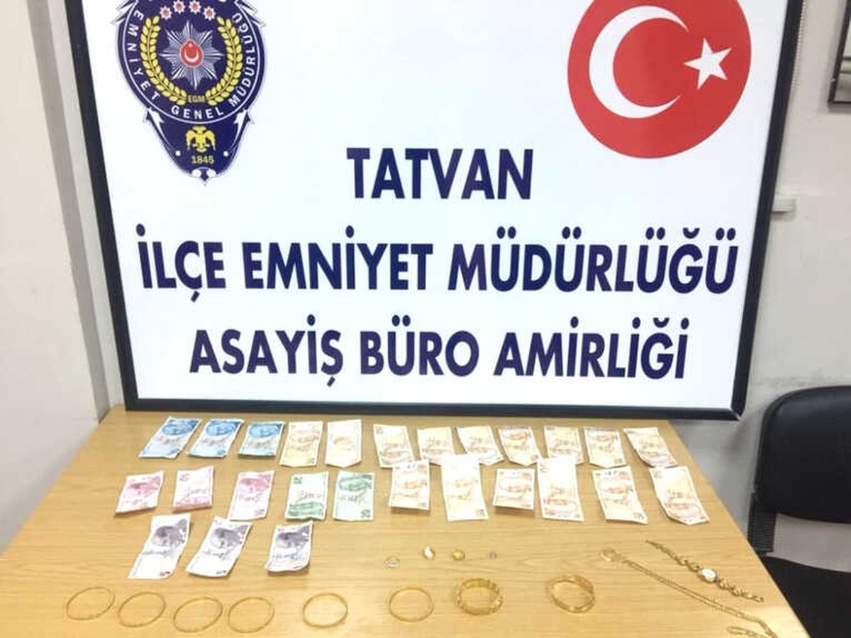 Hırsızlık Yapan Kadınlar Yakalandı