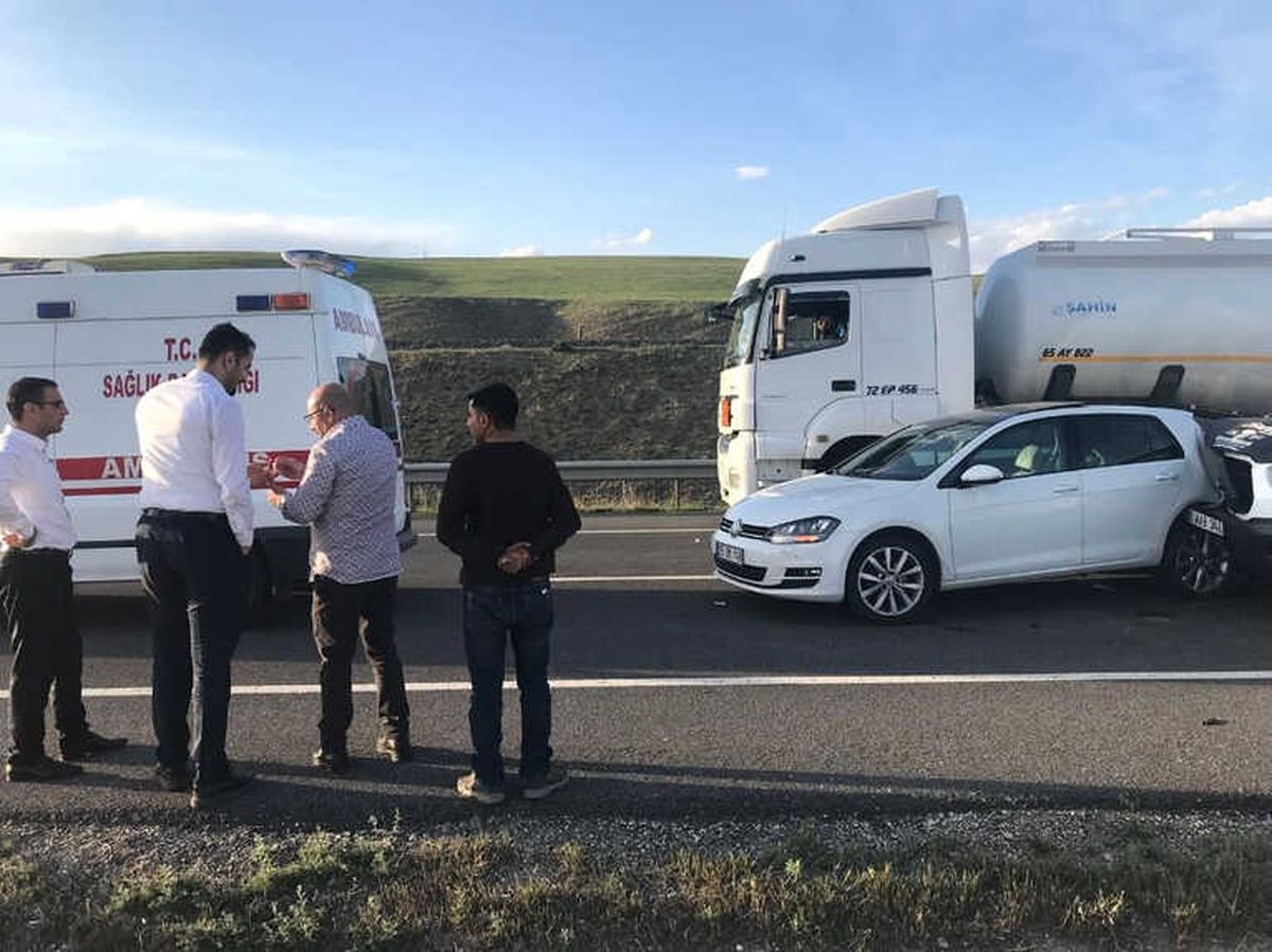 Horasan\'da Trafik Kazası: 2 Yaralı