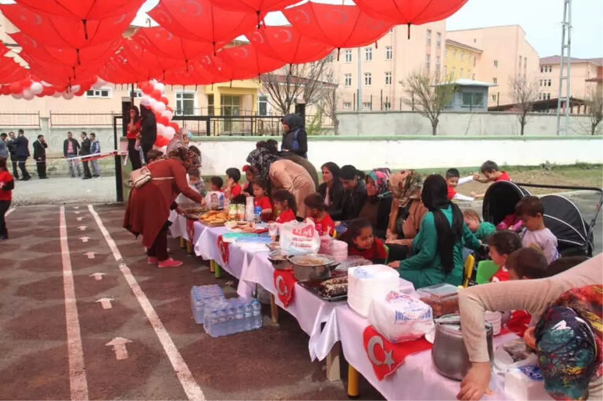 Miniklerden Mehmetçik Vakfı İçin Kermes