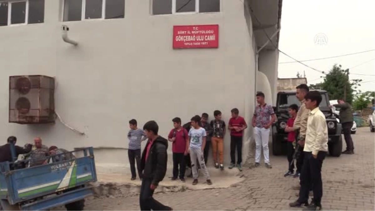 Siirtli Çocuktan Belediye Başkan Vekili Taşkın\'a Gül Demeti