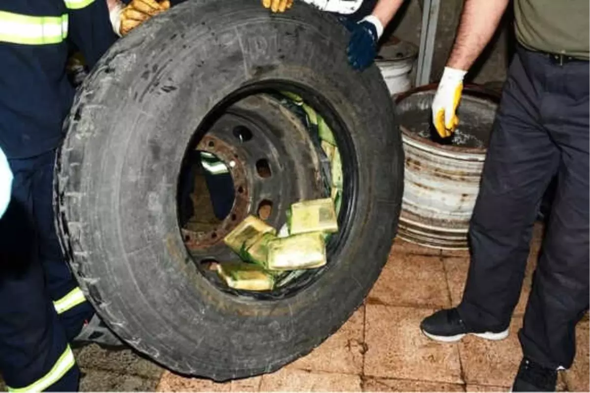 Stepnede 45 Kilo Eroinle Yakalanan 2 Kişiden 1\'i Tutuklandı