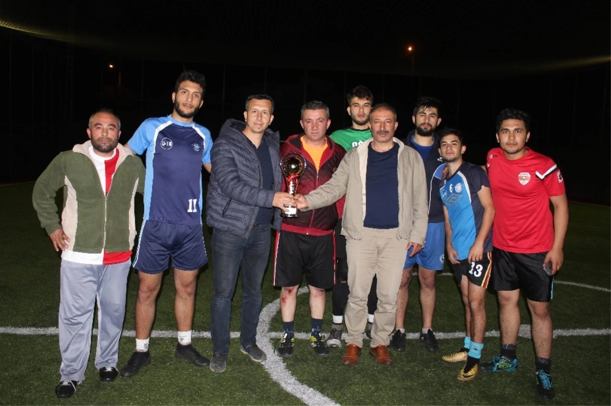 Ulukışla\'da Kurumlar Arası Futbol Turnuvası Yapıldı