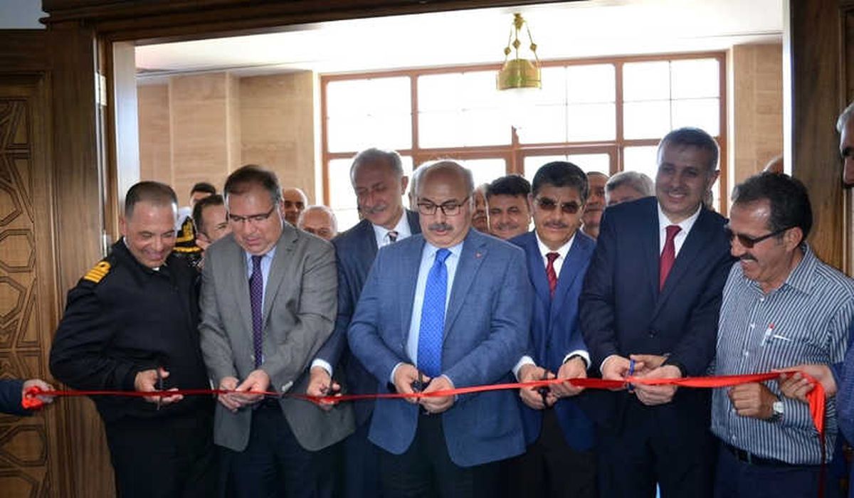 Vali Köşger Hayırseverler Camii\'nin Açılışını Yaptı