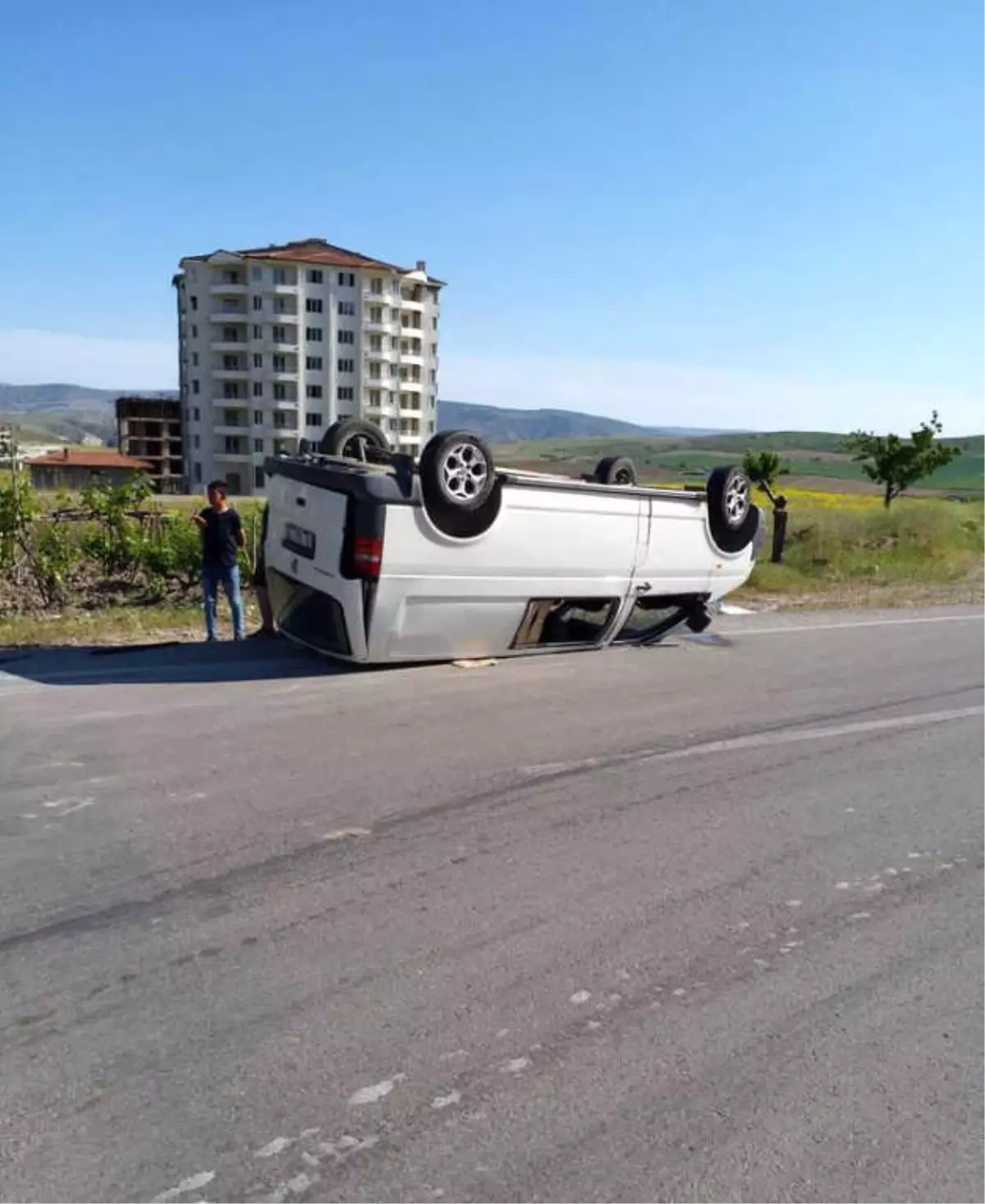 Ankara\'da Minibüs ile Otomobil Çarpıştı: 2 Yaralı