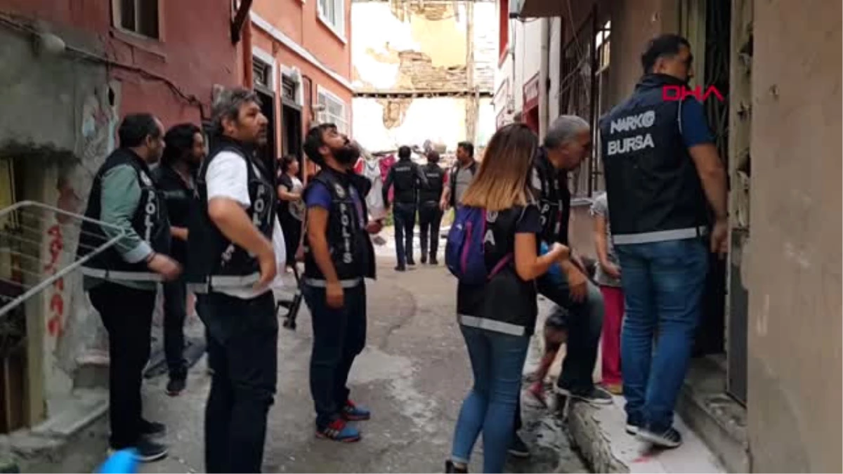 Bursa-Uyuşturucu Tacirlerinden Polisi Şaşırtma Numarası -Hd
