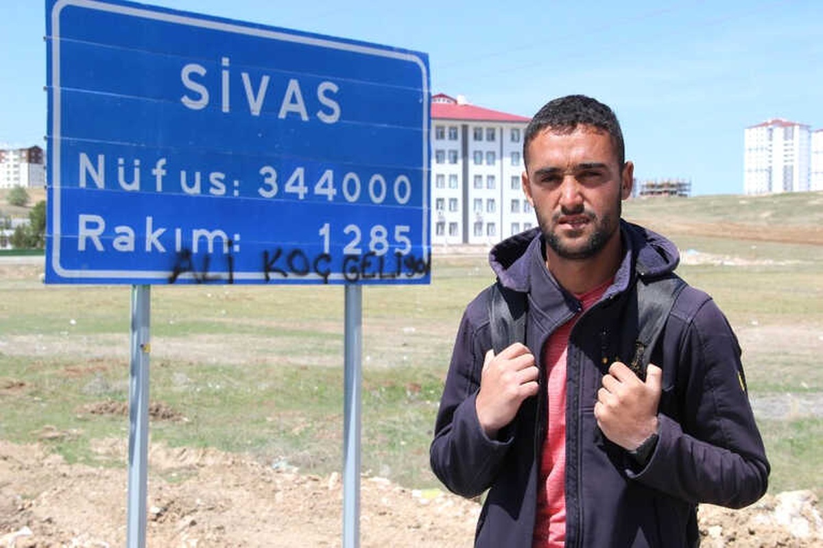 Cumhurbaşkanını Görmek İçin Ankara\'ya Yürüyor