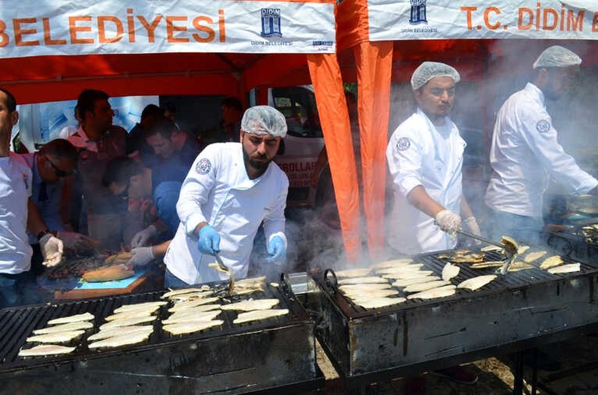 Didim\'de Balık Ekmek Şenliğine Büyük İlgi
