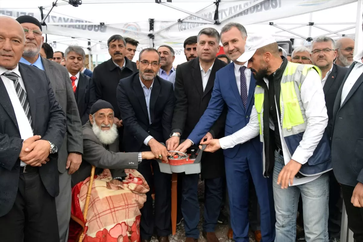 Doğubayazıt\'ta Cami, Taziye Evi ve Kur\'an Kursunun Temeli Atıldı