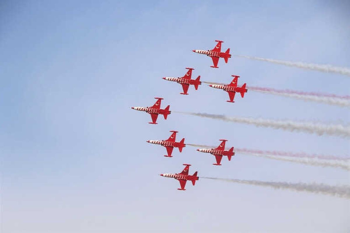 Eurasia Airshow\'da Türk Yıldızları\'ndan Muhteşem Gösteri