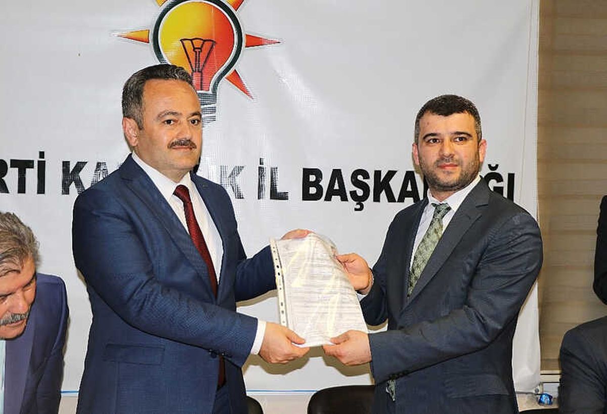Karakaş Gövde Gösterisi Yaparak Milletvekili Aday Adaylığı Başvurusunu Gerçekleştirdi