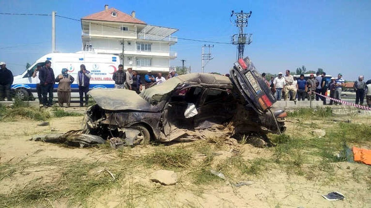 Konya\'nın Akşehir İlçesine Bağlı Ortaköy Mahallesi Yakınlarında Meydana Gelen Trafik Kazasında İlk...