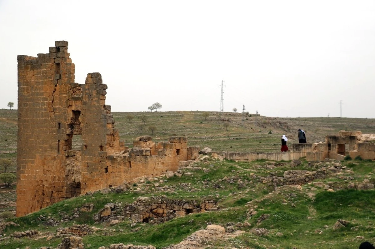 Diyarbakır\'daki Gizemli Tapınakta Yeni Koridorlar Bulundu, Dünyanın Her Yerinden Görmeye Geliyorlar