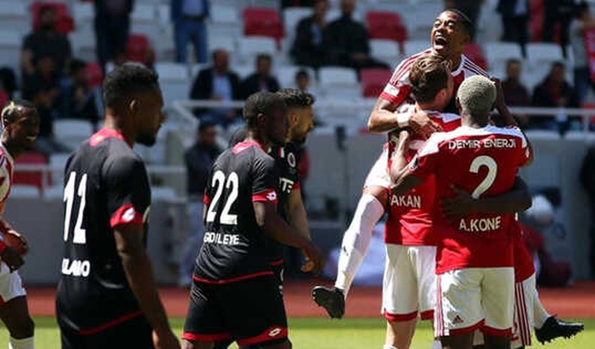 Sivasspor, Gençlerbirliği\'ni Ateşe Attı