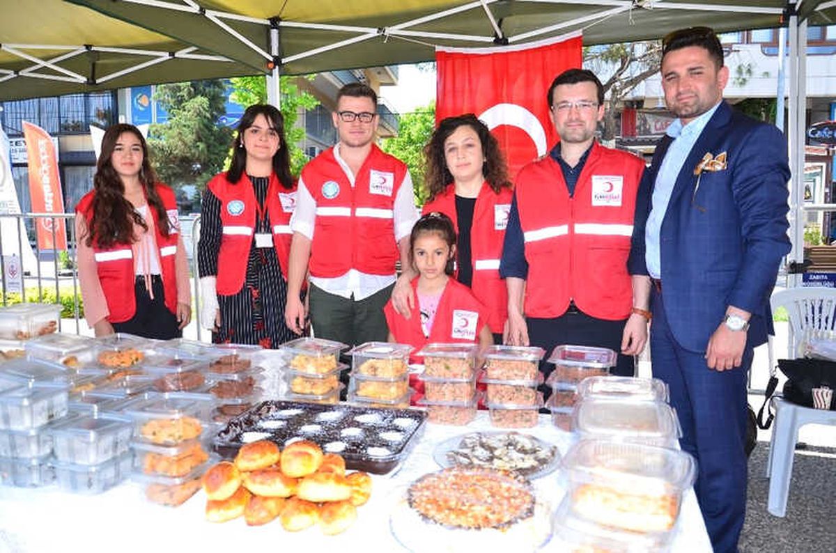 Üniversite Öğrencileri Afrin\'e Destek İçin Kermes Düzenledi.