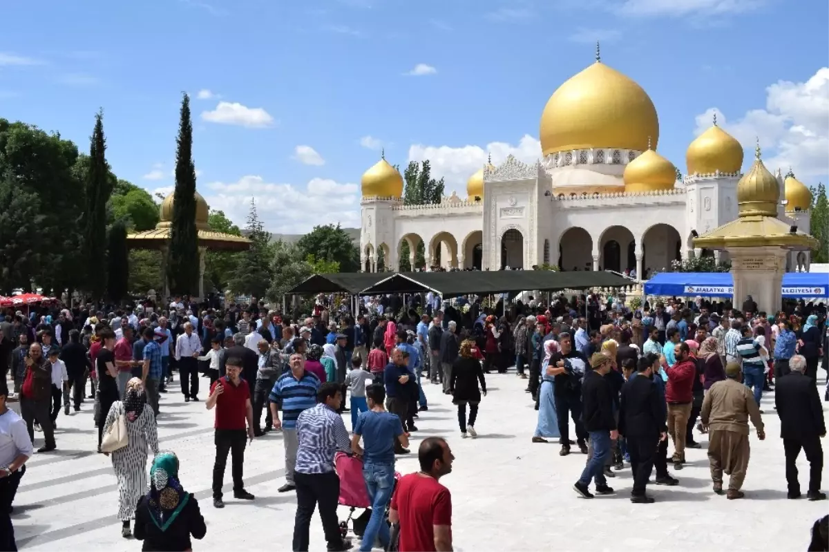 Ali Kara Efendi Dualarla Anıldı