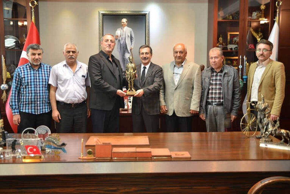 Başkan Ataç Sivrihisarlılar Derneği\'ni Ağırladı
