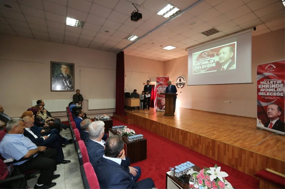 Başkan Çelik, AK Parti Niğde İl Başkanlığı\'nın Düzenlediği Siyaset Akademisi\'nde Ders Verdi