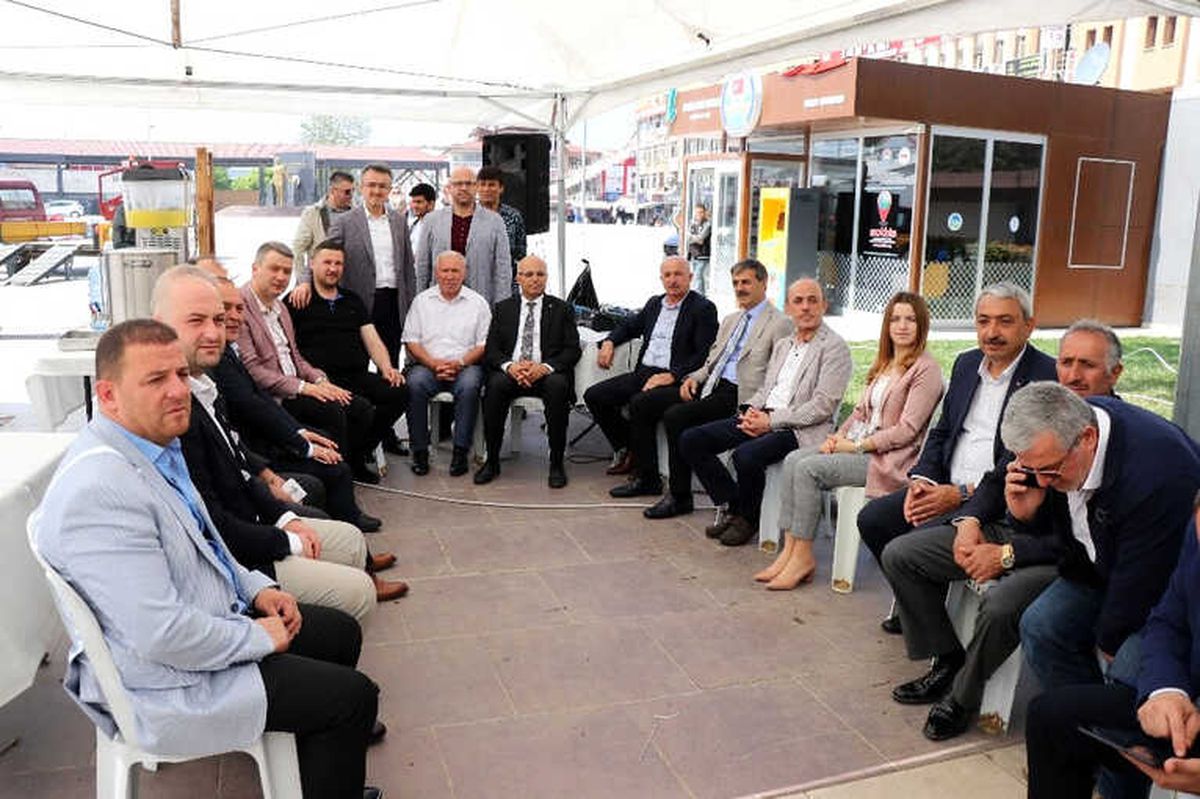 Cumhurbaşkanı Erdoğan\'ın Uğurladığı "Şehrim 2023" Otobüsü Sakarya\'da