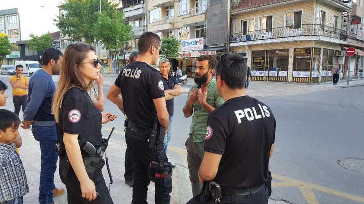 Düzce\'de Bıçaklı Kavga: 3 Yaralı