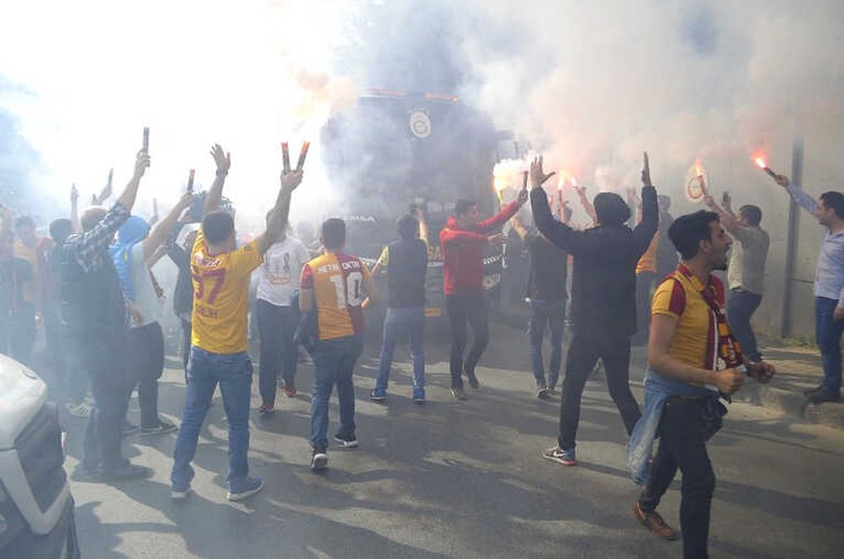 Galatasaray, Türk Telekom Stadyumu\'nda Hareket Etti
