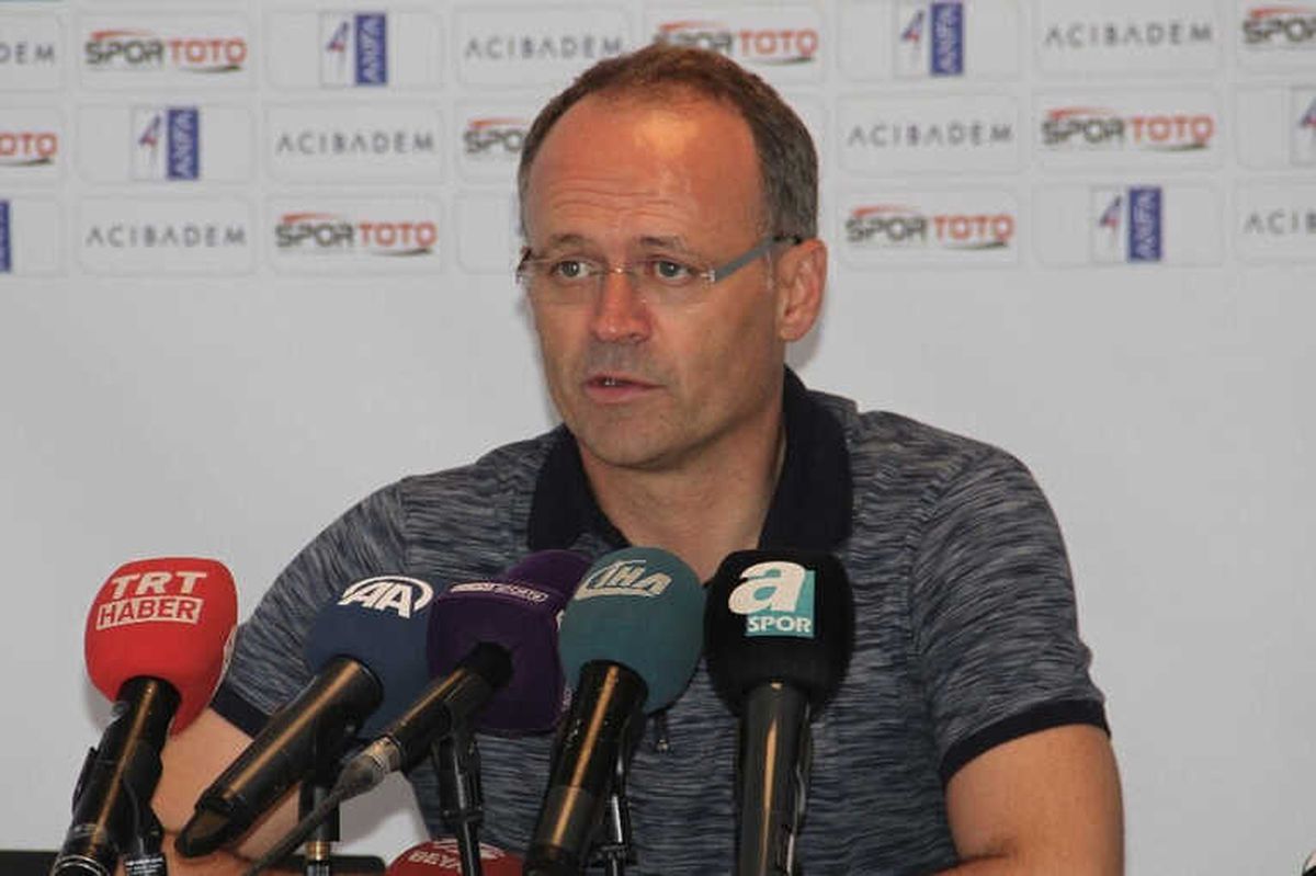 İrfan Buz: "Maçın Kırılma Anı, Regattin\'in 8 Metreden Kaçırdığı Pozisyondu"